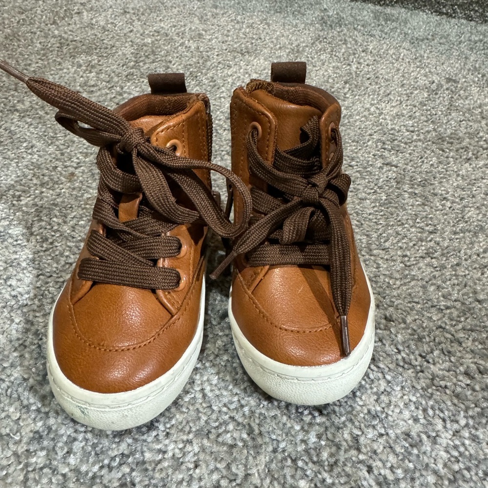 Baby leather brown shoe